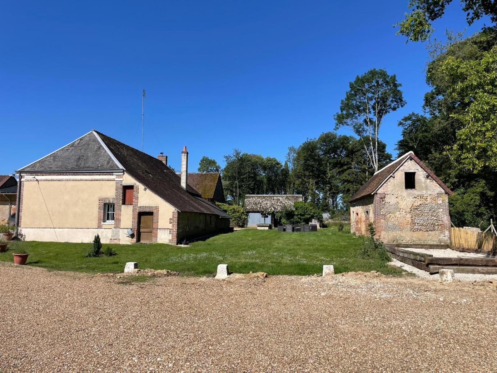Gite A La Ferme De Sainte Radegonde Lanneray Экстерьер фото